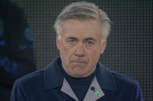 HLV Ancelotti khóc vì Diego Maradona