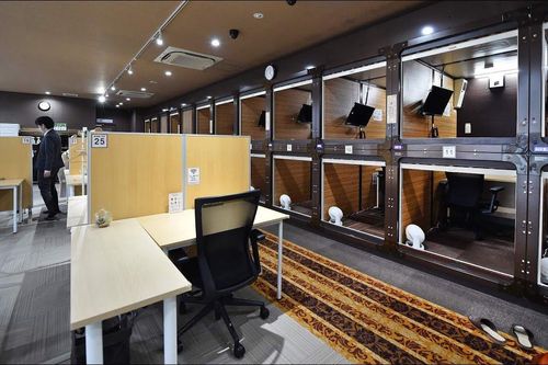 Khách sạn con nhộng được biến thành văn phòng làm việc tại Nhật Bản