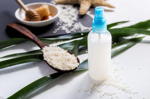 Cô gái phục hồi tóc hư tổn nhờ nước vo gạo và giấm táo