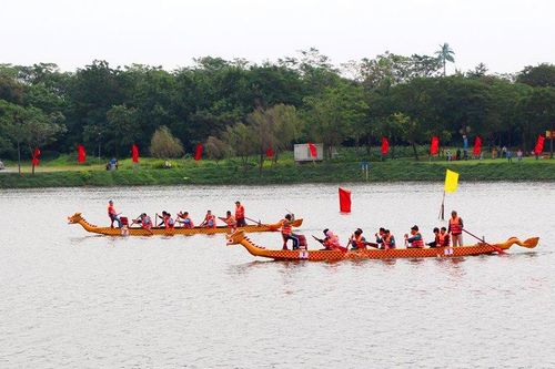 Sôi nổi giải bơi trải truyền thống quận Hoàng Mai lần thứ II