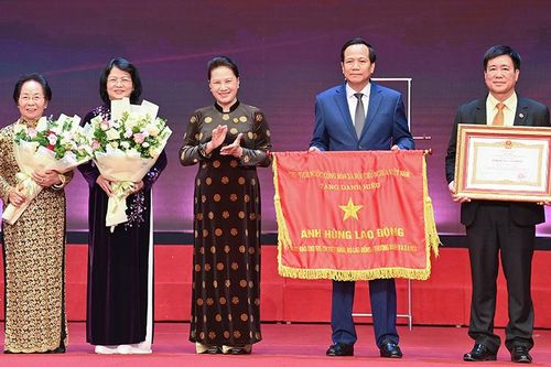 Tuyên dương những tấm gương sáng thầm lặng vì cộng đồng