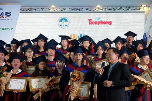 Học bổng 'Nâng bước thủ khoa 2020': Tiếp thêm lửa động lực cho 85 tân sinh viên