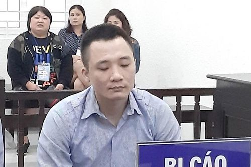Vừa bị giật túi sách, vừa bị tống tiền vì clip trong điện thoại