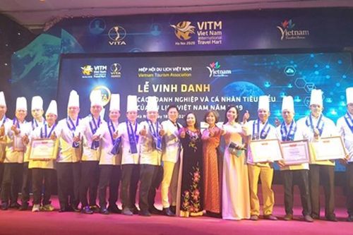 Chuyện về những 'phù thủy mũ trắng'
