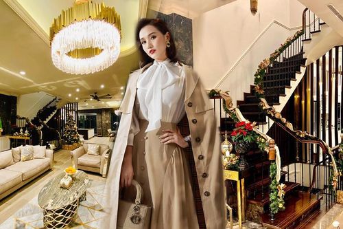 Ngây ngất ngắm biệt thự sang trọng tràn ngập không khí Giáng sinh của Lã Thanh Huyền