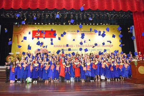 Ngôi trường hiếm hoi dám ký hợp đồng bao tiêu công việc cho sinh viên