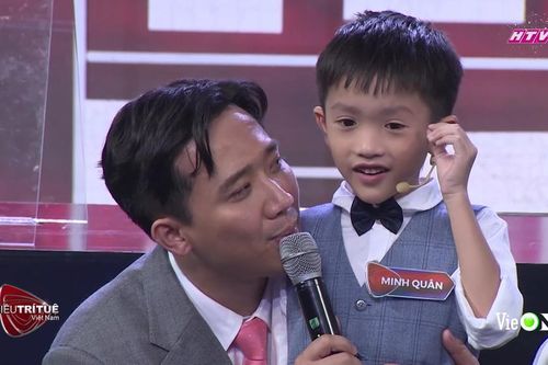 Cậu bé 7 tuổi có trí nhớ siêu phàm tại Siêu trí tuệ khiến Trấn Thành, Tóc Tiên chào thua