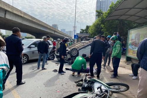 Tai nạn liên hoàn trên đường Phạm Hùng, 2 người bị thương