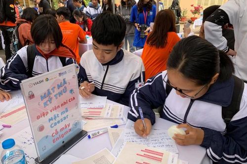Toán học giúp theo dõi và kiểm soát sự lây lan của dịch COVID-19
