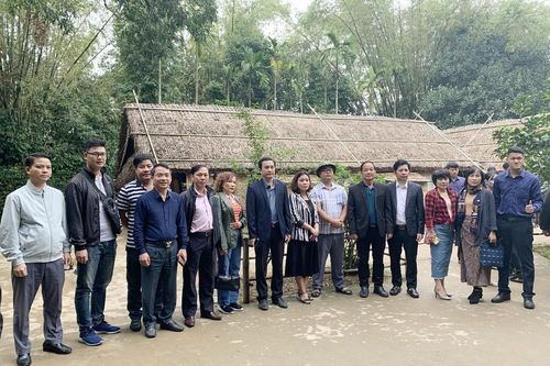 Đoàn công tác Bình Định khảo sát sản phẩm du lịch của Nghệ An