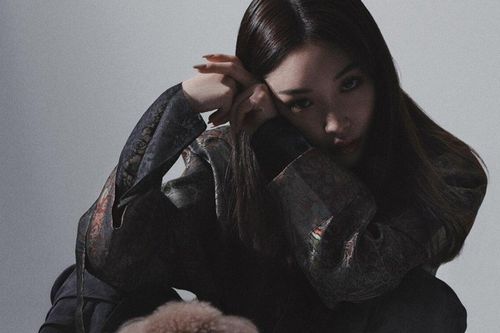 ChungHa gây bão khi diện trang phục truyền thống của Hàn Quốc trên Vogue
