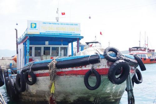 Bắt tàu chở 30.000 lít dầu không có giấy tờ