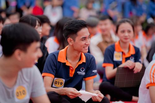 Dàn trai xinh gái đẹp 'quẩy' tưng bừng chào tân sinh viên