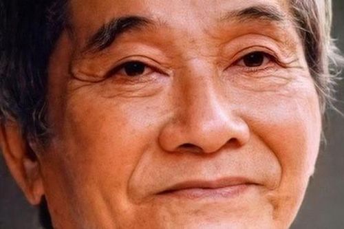 Bài thơ 'Cô giáo lớp em' khiến bao nhiêu thế hệ rưng rưng hoài niệm, tác giả kể chuyện từng bị con trai thắc mắc 'Cô giáo của ba à?'