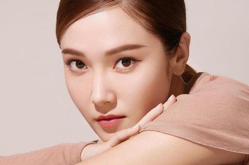Idol khác rời xa SM Ent là bão tố, Jessica chia tay SM Ent thì thành đại gia K-Biz