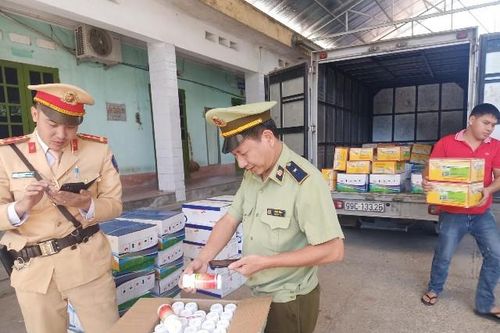 Ngăn chặn 12.300 sản phẩm thuốc bảo vệ thực vật nhập lậu đang 'trên đường' về Hà Nội