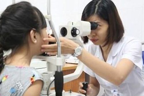 Đeo kính sai số, coi chừng mù lòa