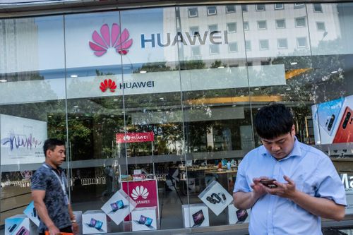 Google mạnh tay chặn thiết bị Huawei?