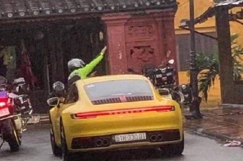 Truy tìm siêu xe Porsche chạy vào đường cấm ở phố cổ Hội An