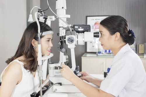 Nguy cơ rủi ro khi đo kính tại các trung tâm, cửa hàng bán kính