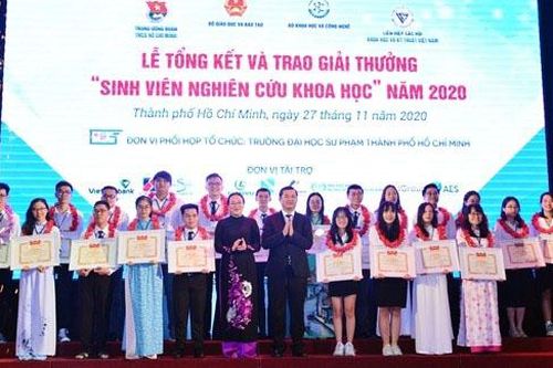Sinh viên Đại học Đà Nẵng đoạt 10 giải thưởng Sinh viên nghiên cứu khoa học toàn quốc năm 2020