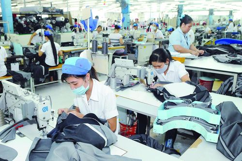 Nâng cao công tác chăm lo người lao động