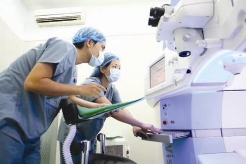 Công khai giá thuốc và thiết bị y tế: Liệu có rơi vào hình thức, chiếu lệ?
