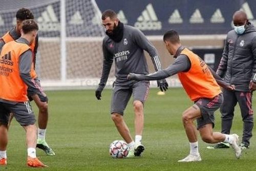 Real Madrid chốt đội hình đấu Shakhtar: Tiền đạo Karim Benzema trở lại