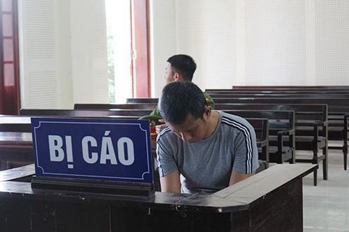 Tên cướp lĩnh án nặng vì giật chiếc ví trị giá 10 nghìn đồng của cụ bà