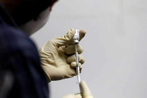 Khởi kiện vì gặp phản ứng phụ sau thử nghiệm vaccine COVID-19
