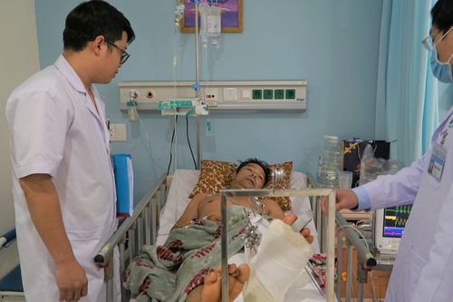 Cấp cứu kịp thời, Bệnh viện Quân Y 175 giữ được chân cho bệnh nhân bị chém