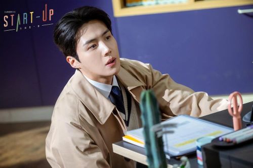 BXH danh tiếng thương hiệu diễn viên tháng 11: Lee Dong Wook - Nam Joo Hyuk phải 'bại' dưới Kim Sun Ho