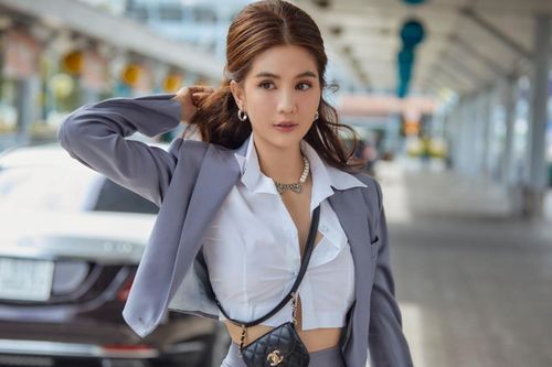 Ngọc Trinh 'mạnh tay' mua tặng Iphone 12 Pro cho người đóng phim cùng