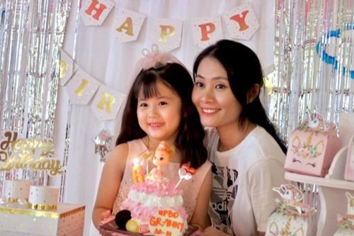 Con gái tròn 6 tuổi: Vợ cũ Gia Bảo tổ chức sinh nhật ấm cúng, nam diễn viên dẫn bé đi chơi