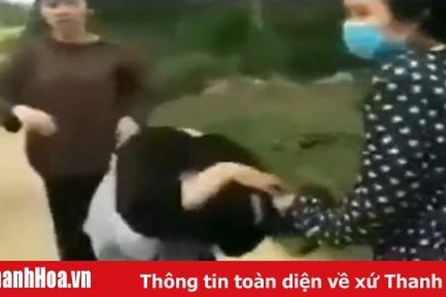 Đình chỉ học tập 1 tuần đối với nữ sinh dùng mũ bảo hiểm đánh vào đầu bạn
