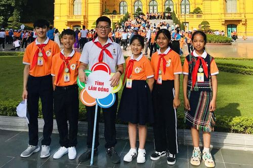 'Bông hoa nhỏ' dưới chân núi Langbiang
