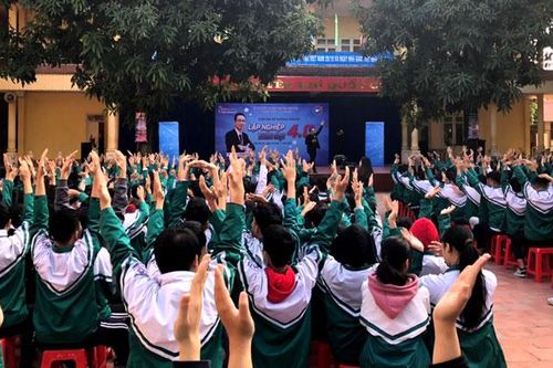 Hơn 700 học sinh tham gia Ngày hội hướng nghiệp