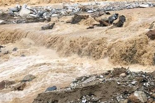 Bơi qua suối Nước Mắt, phu vàng bị cuốn trôi mất tích