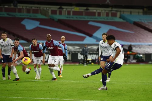 HLV David Moyes đưa West Ham áp sát top 4