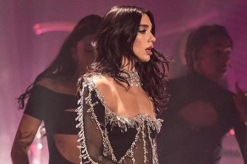 Sắc vóc gợi cảm của Dua Lipa