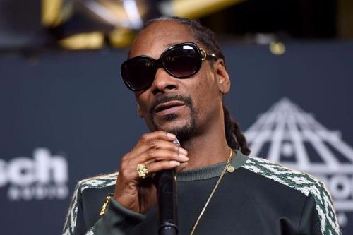 Snoop Dogg bị chỉ trích khi bình luận trận đấu của Mike Tyson