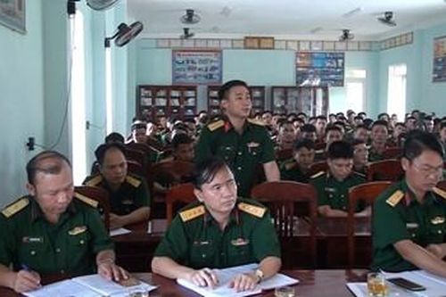 Đối thoại để giải quyết kịp thời vướng mắc của bộ đội