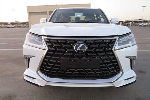 'Chuyên cơ mặt đất' Lexus LX570 S mới gần 10 tỷ về Việt Nam