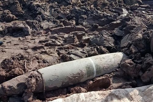 Hải Dương: Đào ao phát hiện quả bom dài 1,5m, nặng 260kg