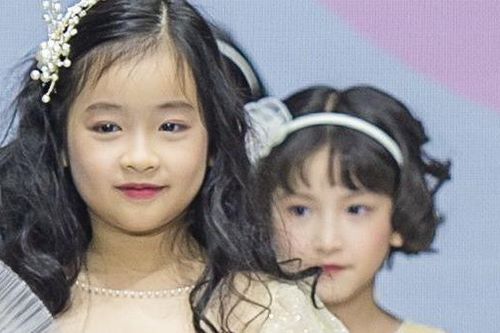 Á hậu Huyền My cùng 70 người mẫu 'nhí' tham gia W-FASHION SHOW 2020