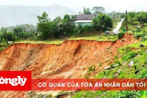 Mưa lớn kéo dài khiến vùng núi bị sạt lở nghiêm trọng