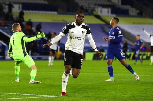Leicester thua sốc trận đấu muộn Ngoại hạng Anh