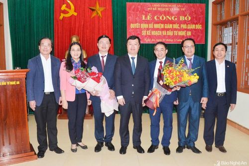 Trao Quyết định bổ nhiệm Giám đốc, Phó Giám đốc Sở Kế hoạch và Đầu tư tỉnh Nghệ An