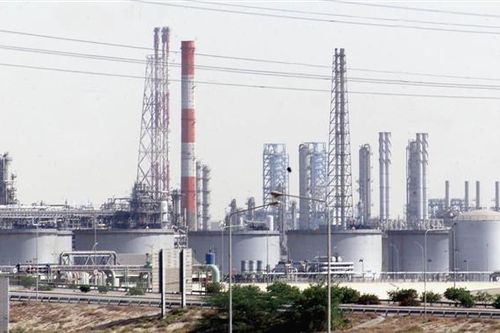 OPEC+ hoãn cuộc họp về sản lượng, giá dầu châu Á tiếp tục giảm