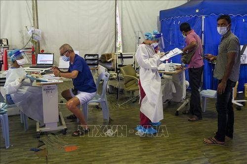 Malaysia triển khai xét nghiệm COVID-19 cho công nhân nước ngoài